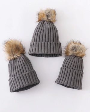 
            
                Load image into Gallery viewer, Pom Pom Beanie Hat
            
        